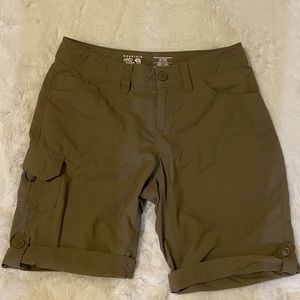 Mountain Hardwear hiking shorts Size 4